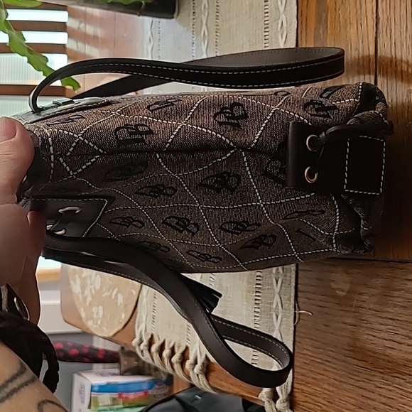 Dooney‎ & Bourke Signature Canvas Shoulder Bag with Leather Trim - Picture 2 of 10